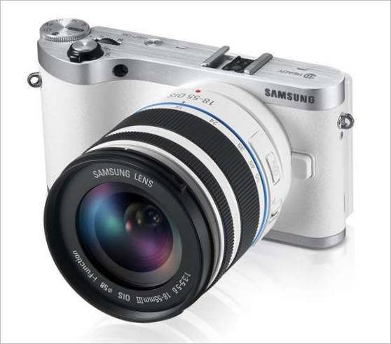 Безогледалният фотоапарат Samsung NX300